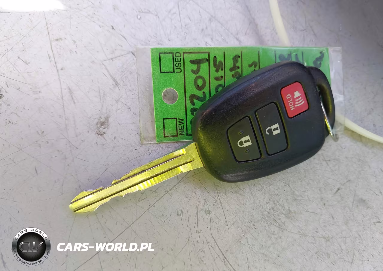 2015 Toyota Prius C Four-One-Three-Two VIN:JTDKDTB34F1104404 - 11