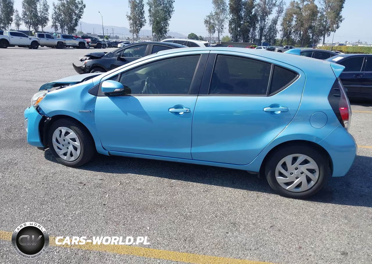 2015 Toyota Prius C Four-One-Three-Two VIN:JTDKDTB34F1104404 - 14