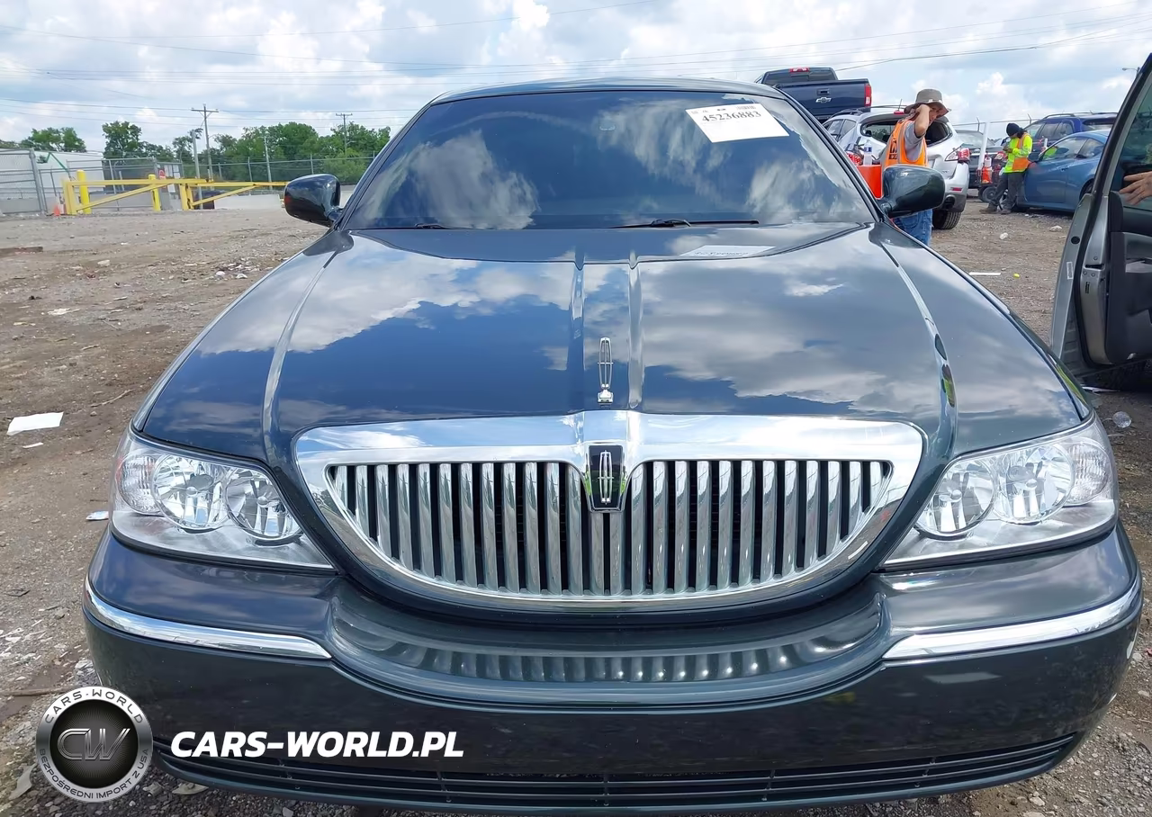 2003 Lincoln Town Car Signature VIN:1LNHM82W13Y609171 - 12