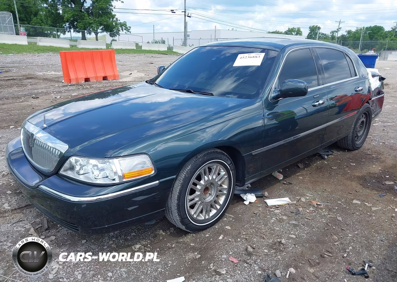 2003 Lincoln Town Car Signature VIN:1LNHM82W13Y609171 - 2