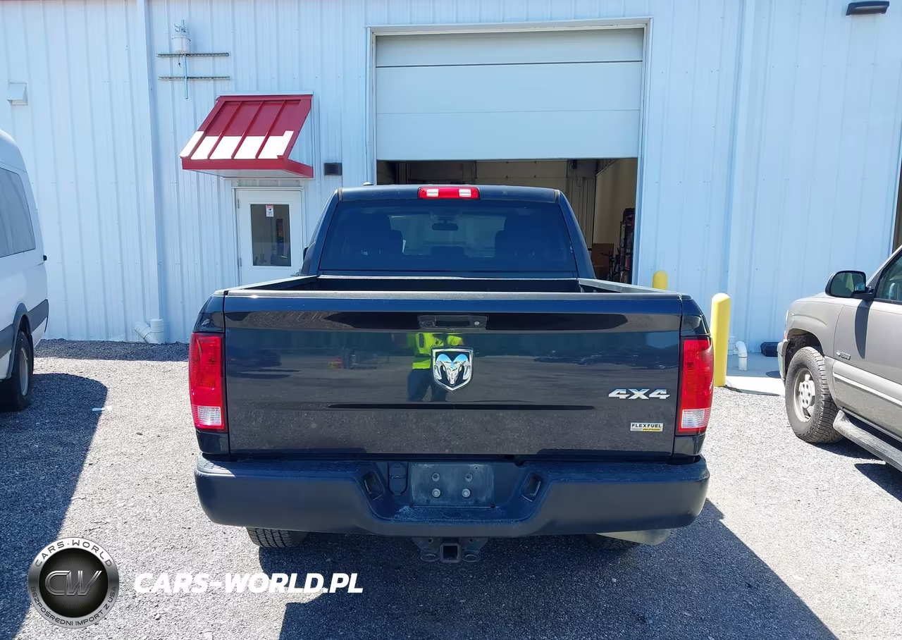 2018 Ram 1500 Tradesman 4X4 5'7 Box VIN:1C6RR7KG0JS293136 - 18