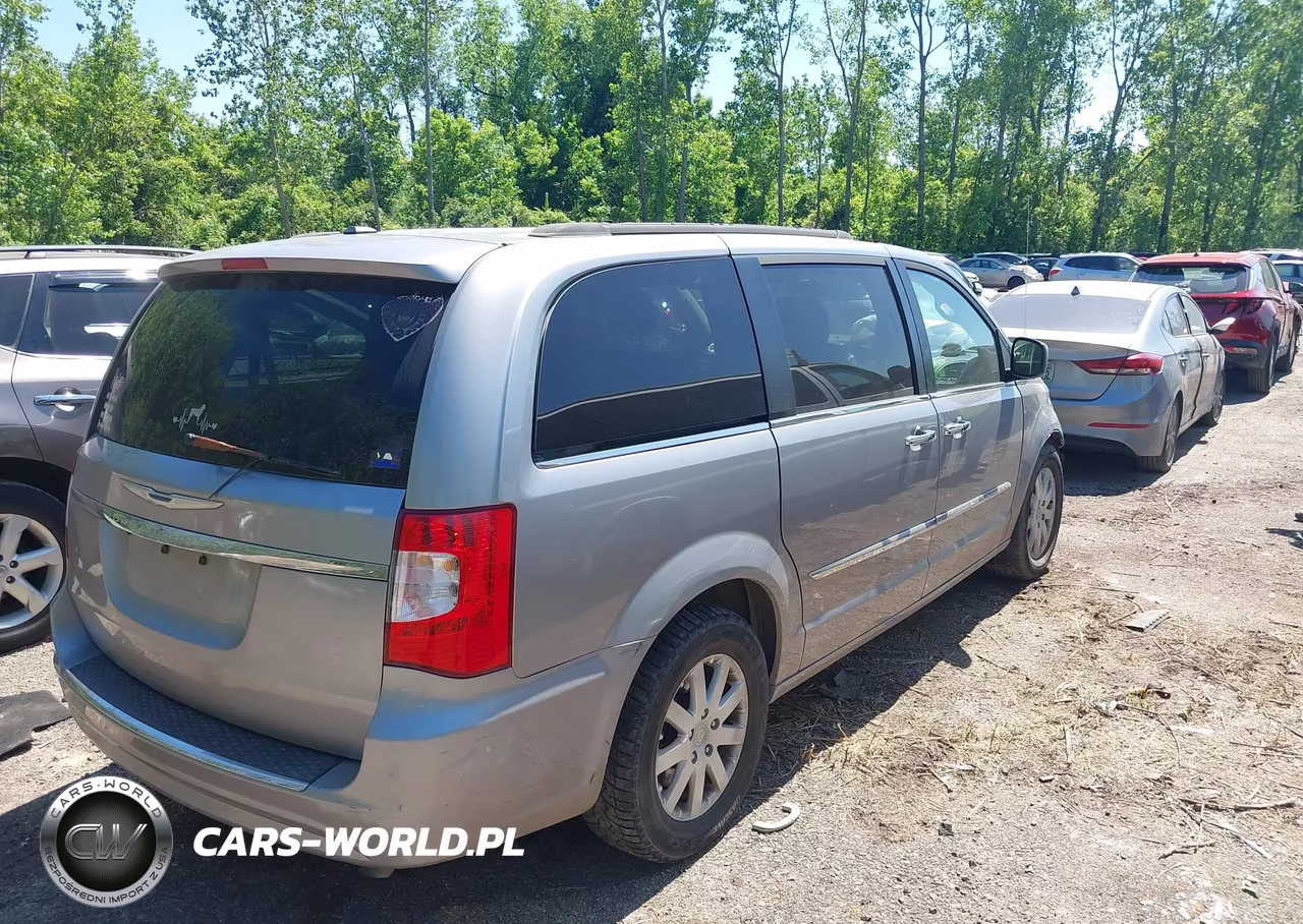 2016 Chrysler Town & Country Touring VIN:2C4RC1BGXGR112478 - 4