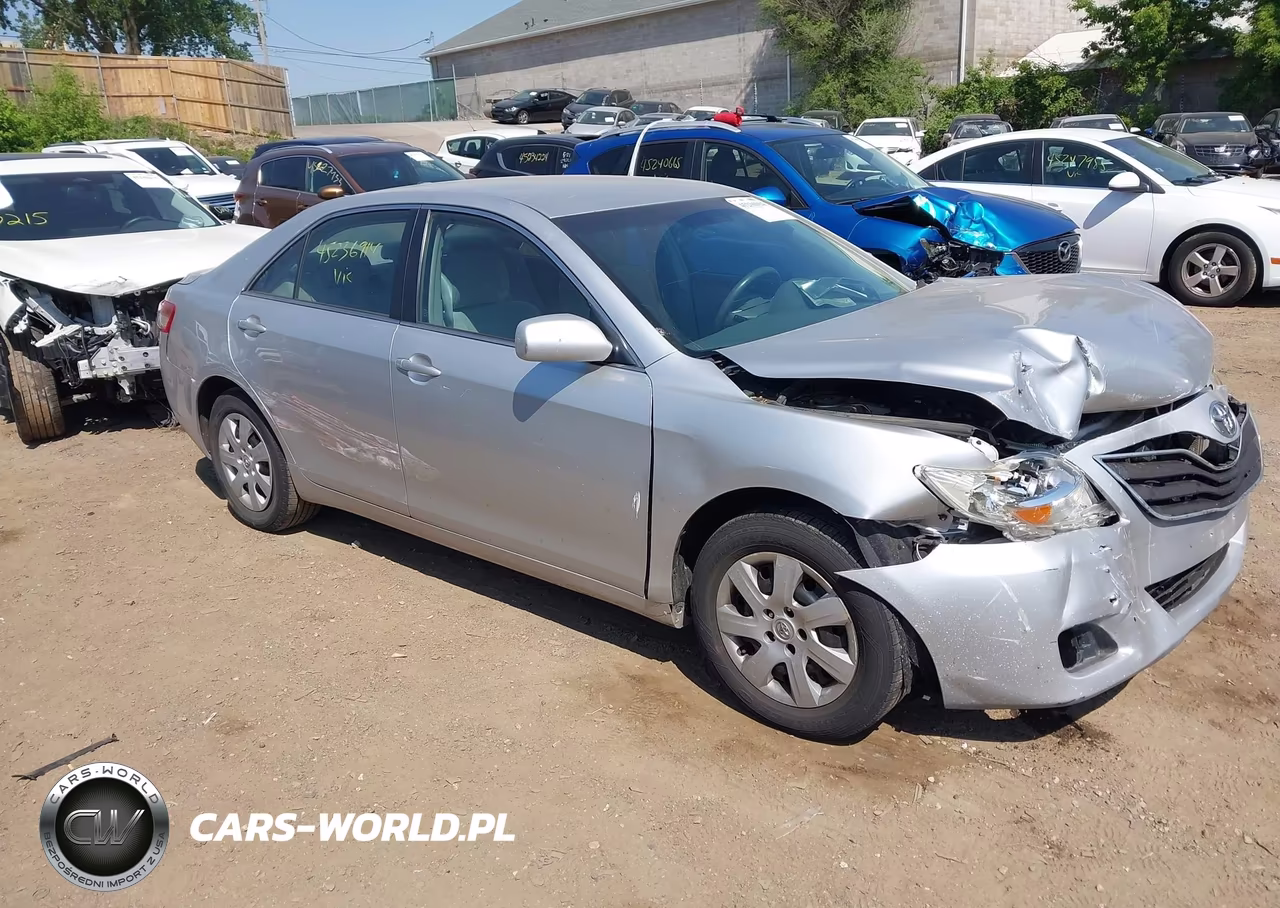 2010 Toyota Camry Le – zdjęcie 1 z 16