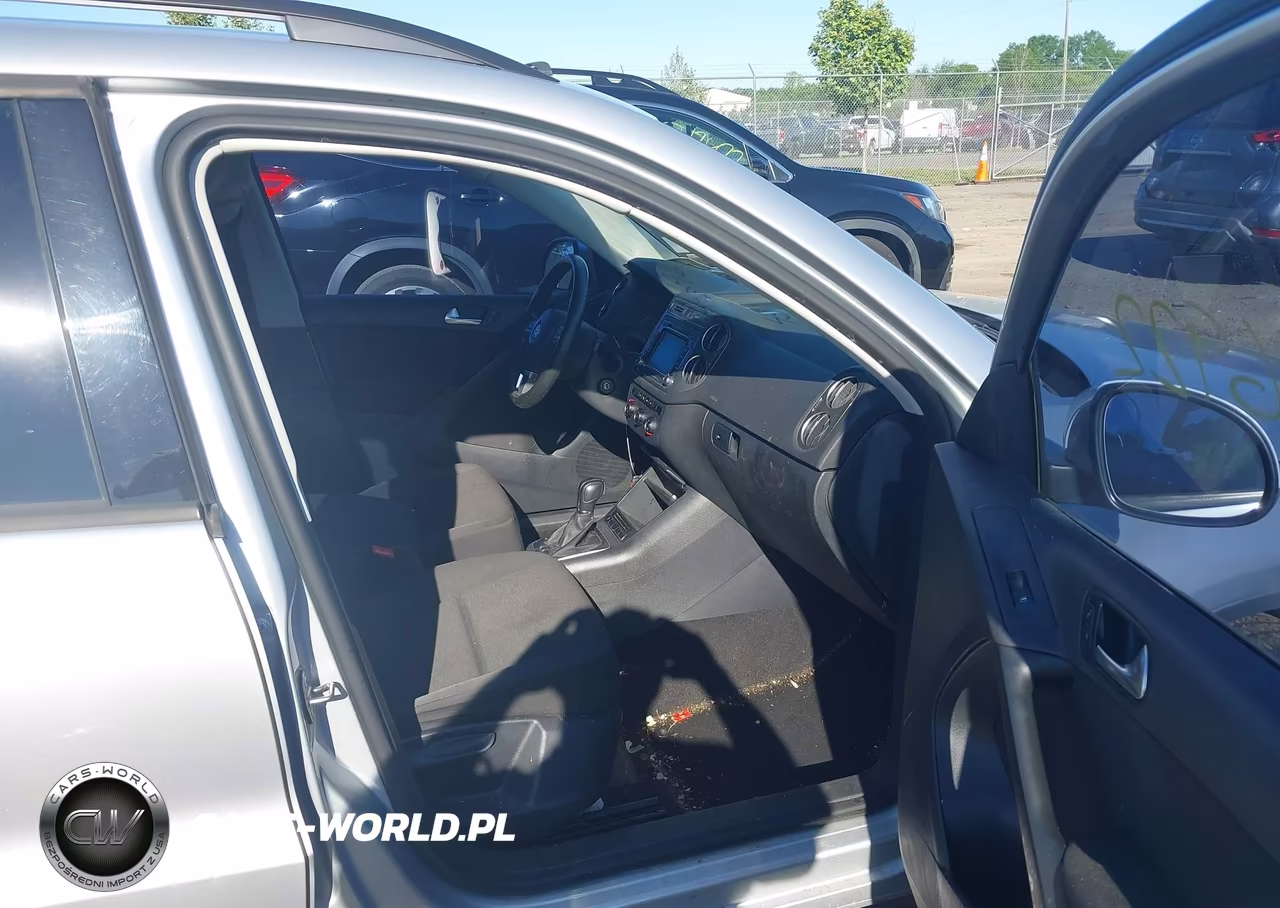 2015 Volkswagen Tiguan S VIN:WVGAV7AX6FW611890 - 5