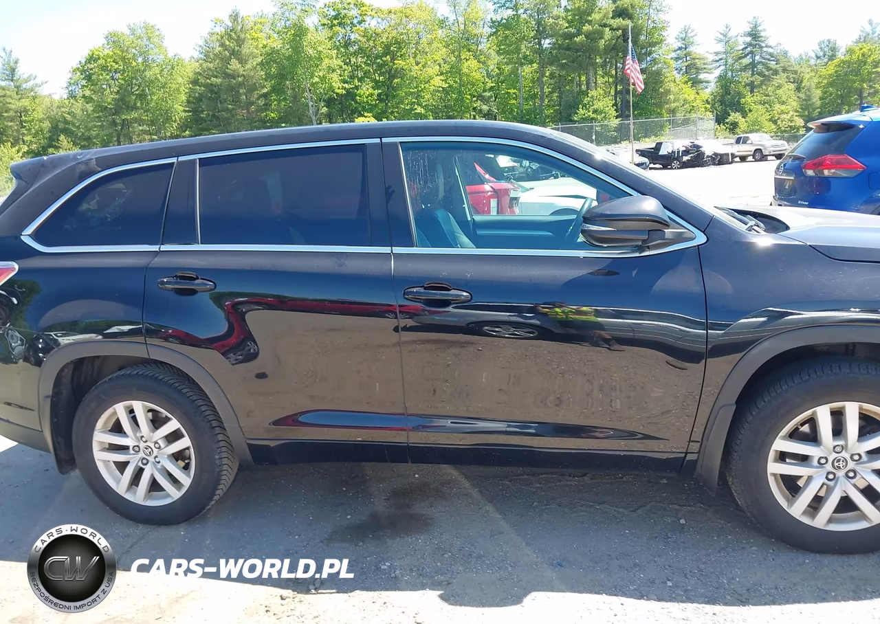 2016 Toyota Highlander Le V6 VIN:5TDBKRFH2GS270584 - 14
