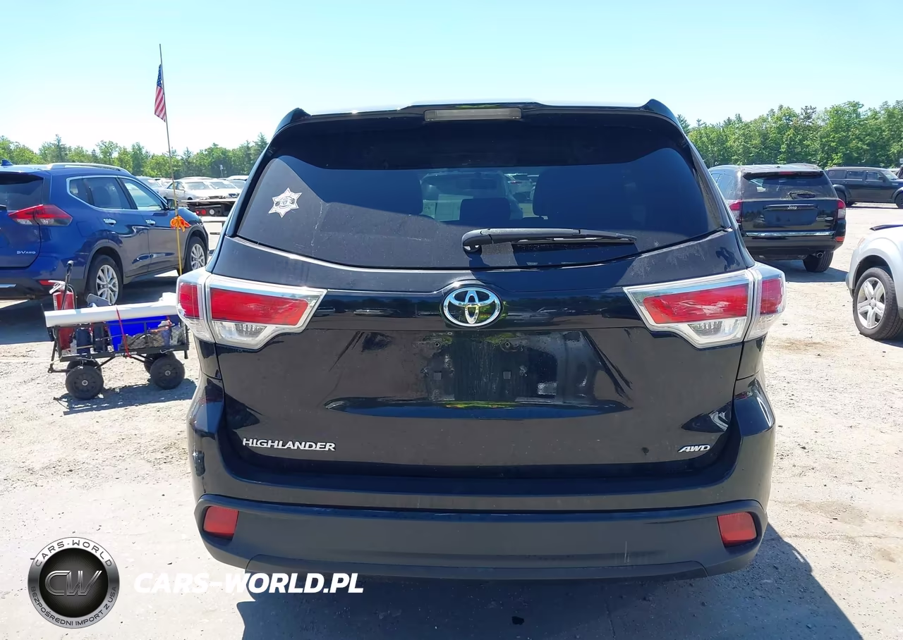 2016 Toyota Highlander Le V6 VIN:5TDBKRFH2GS270584 - 17