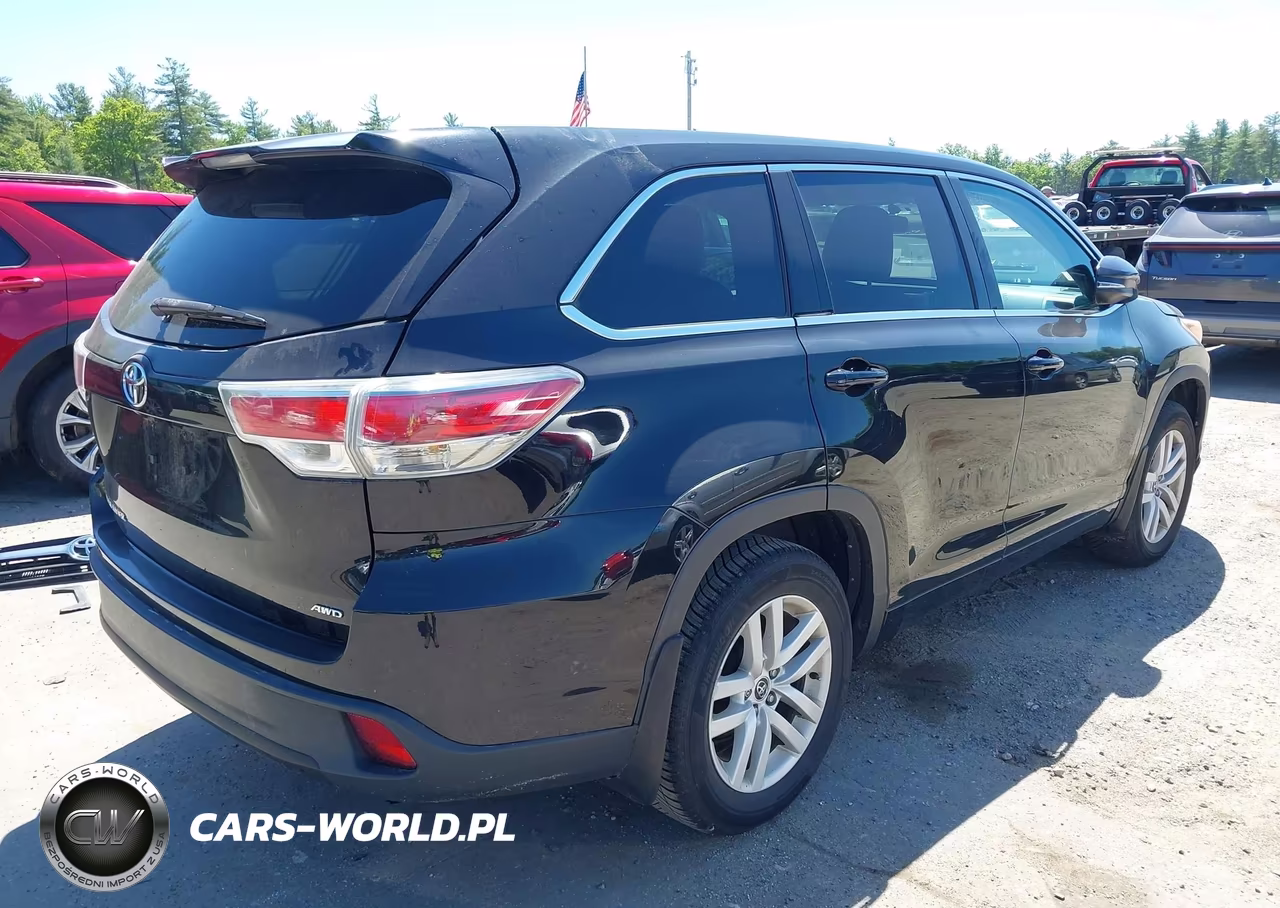 2016 Toyota Highlander Le V6 VIN:5TDBKRFH2GS270584 - 4