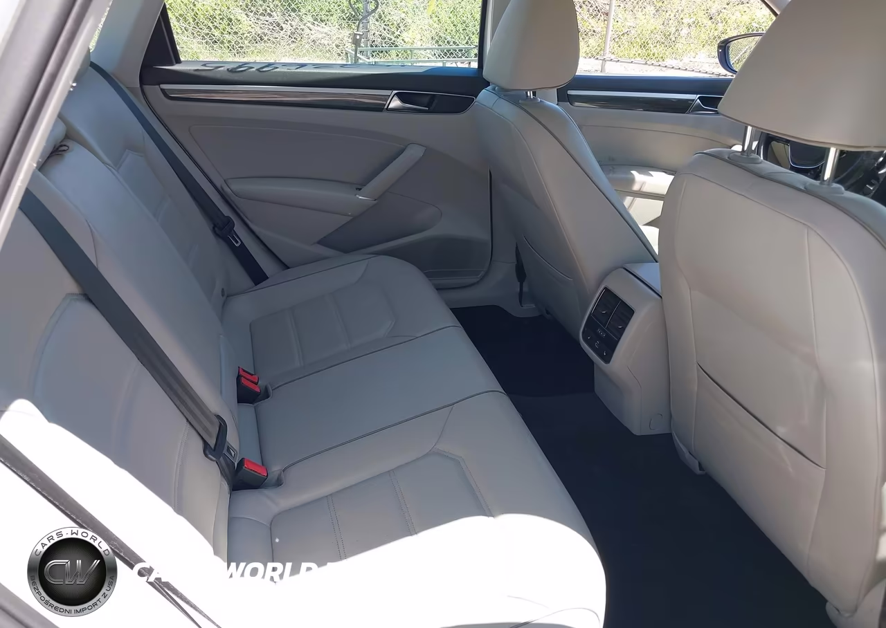 2018 Volkswagen Passat 2.0T Se VIN:1VWBA7A32JC048474 - 8