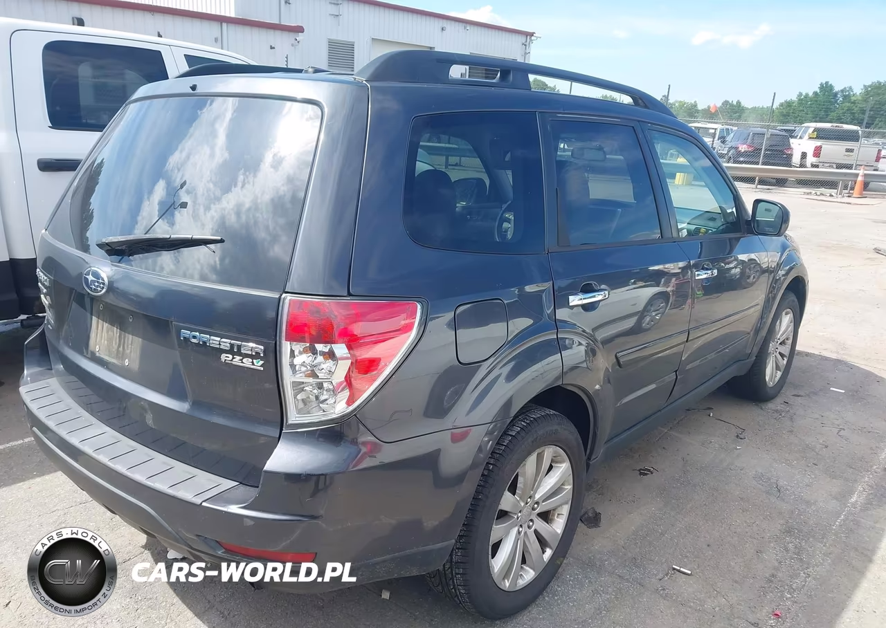 2013 Subaru Forester 2.5X Premium VIN:JF2SHADC5DH402228 - 4