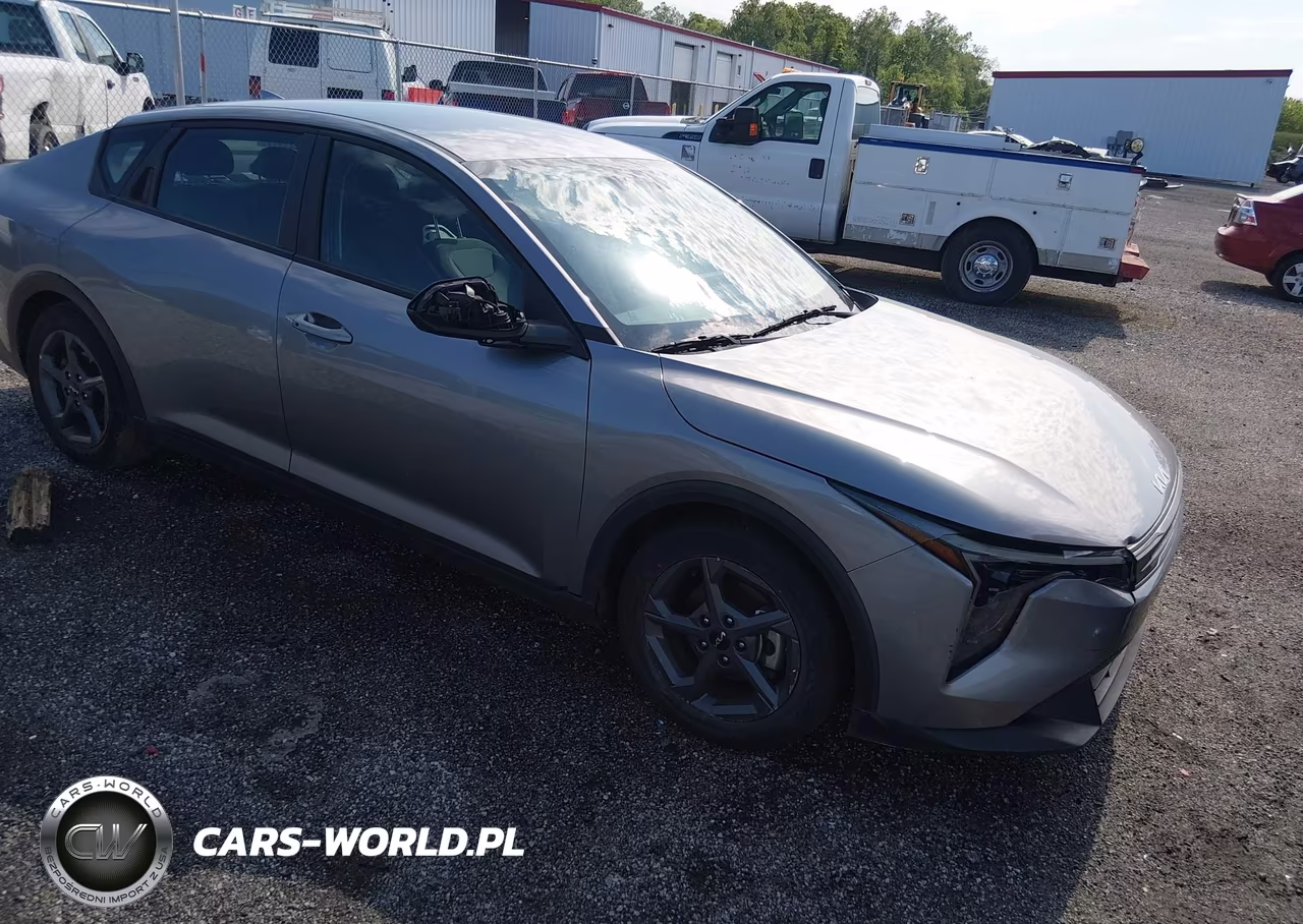 2025 Kia K4 Lx – zdjęcie 1 z 16