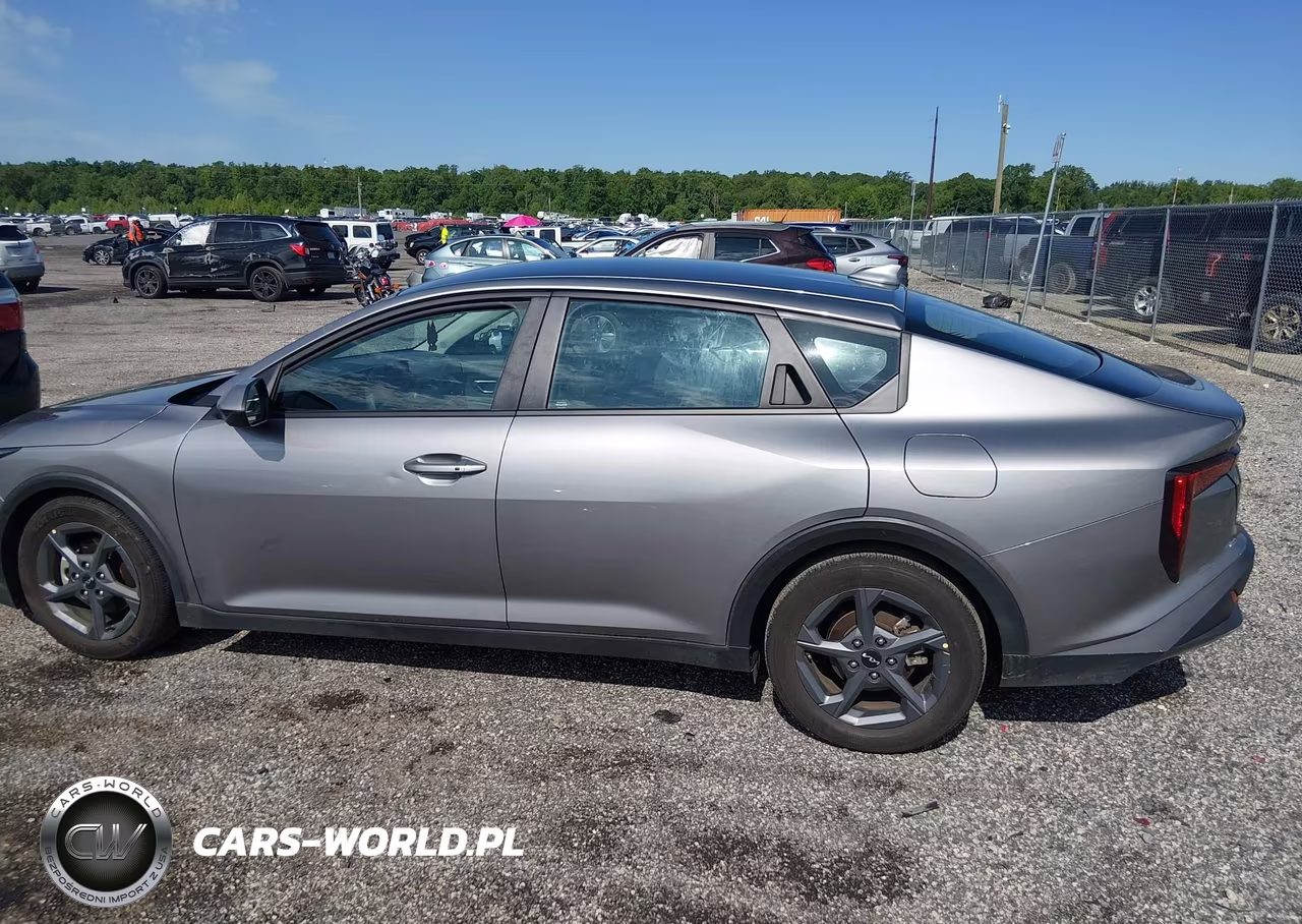 2025 Kia K4 Lx VIN:3KPFT4DE3SE218409 - 14