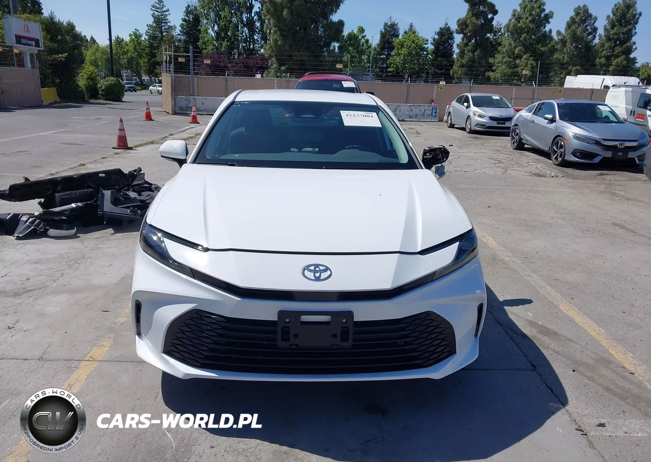 2025 Toyota Camry Le VIN:4T1DAACK3SU119623 - 13