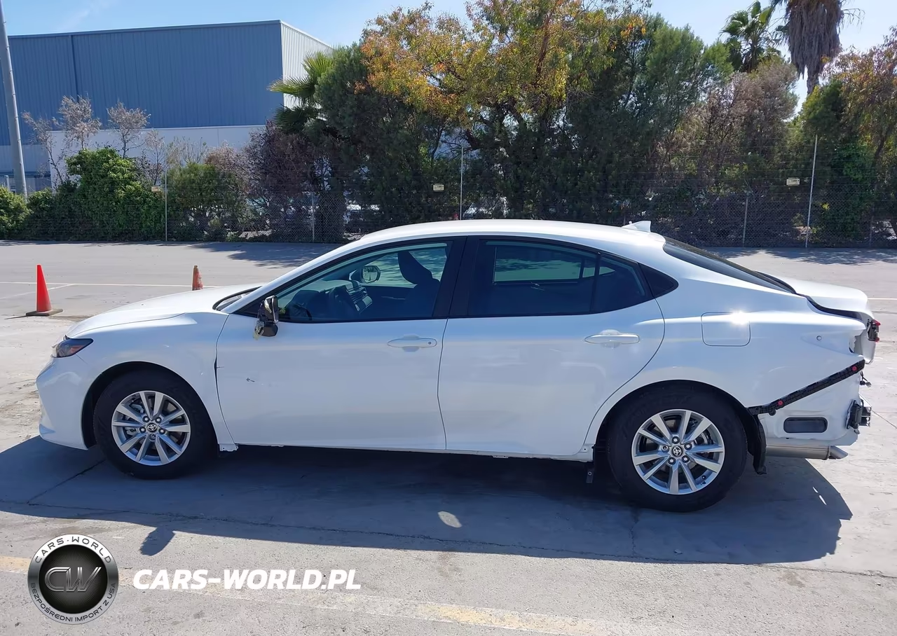 2025 Toyota Camry Le VIN:4T1DAACK3SU119623 - 15