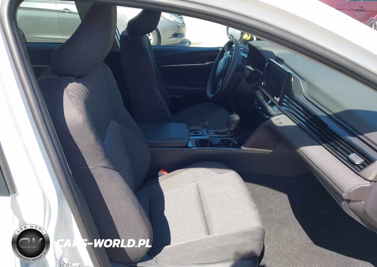 2025 Toyota Camry Le VIN:4T1DAACK3SU119623 - 5