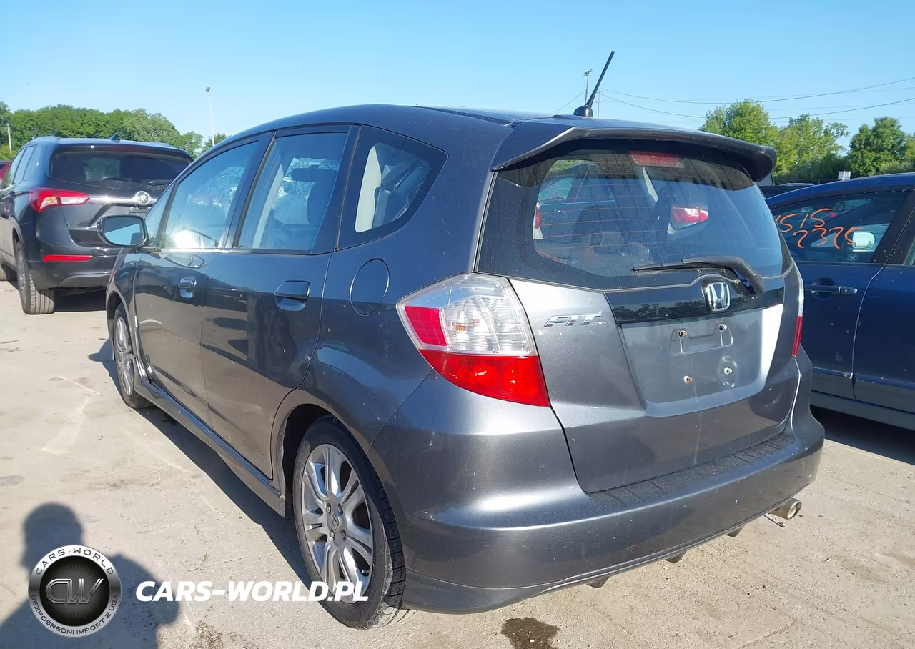 2011 Honda Fit Sport VIN:JHMGE8G52BC019102 - 3