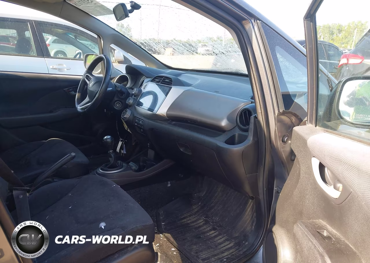 2011 Honda Fit Sport VIN:JHMGE8G52BC019102 - 5