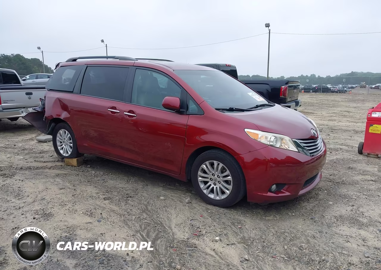 2015 Toyota Sienna Xle Premium 8 Passenger – zdjęcie 1 z 18