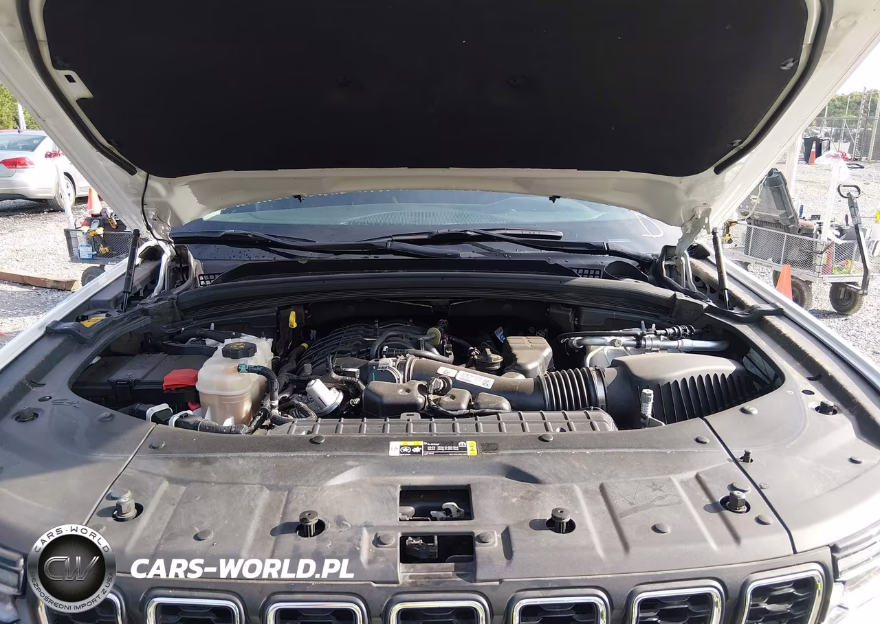 2023 Jeep Grand Cherokee Laredo VIN:1C4RJGAG2PC542170 - 10