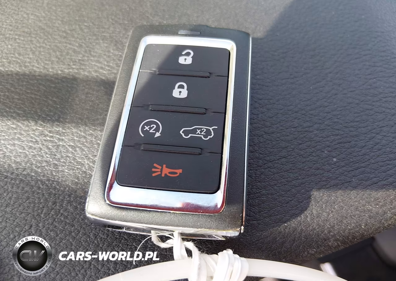 2023 Jeep Grand Cherokee Laredo VIN:1C4RJGAG2PC542170 - 11
