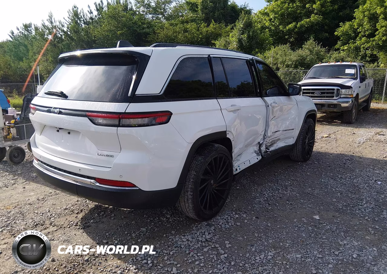 2023 Jeep Grand Cherokee Laredo VIN:1C4RJGAG2PC542170 - 4