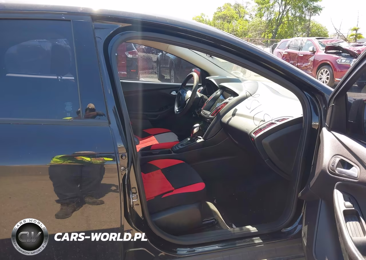 2015 Ford Focus Se VIN:1FADP3F29FL208656 - 5