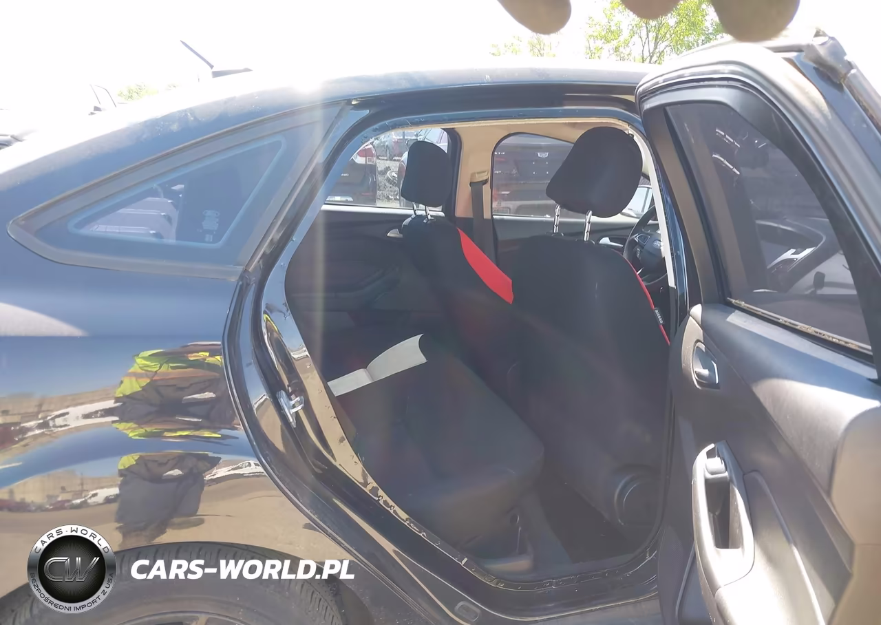 2015 Ford Focus Se VIN:1FADP3F29FL208656 - 8