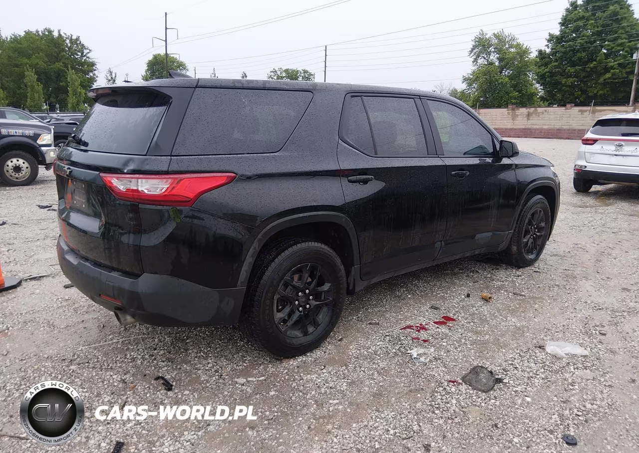 2019 Chevrolet Traverse Ls VIN:1GNERFKW5KJ196313 - 3