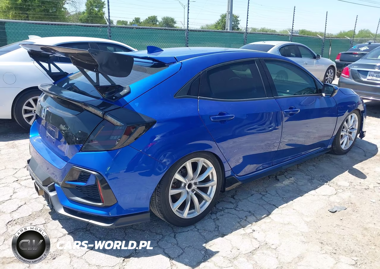2018 Honda Civic Sport VIN:SHHFK7G41JU229715 - 4