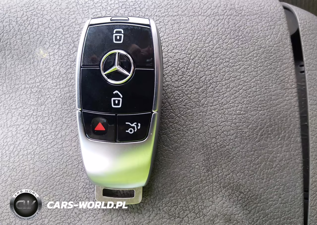 2017 Mercedes-Benz E 300 4Matic VIN:WDDZF4KB5HA080905 - 11
