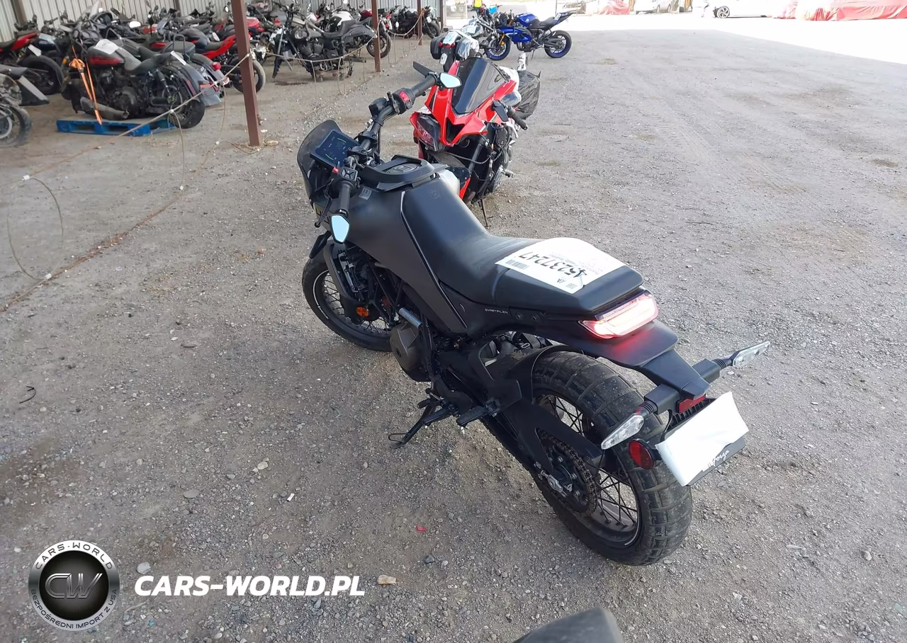 2024 Husqvarna Vitpilen 401-Svartpilen 401 VIN:MD2JUJ405RN209513 - 3