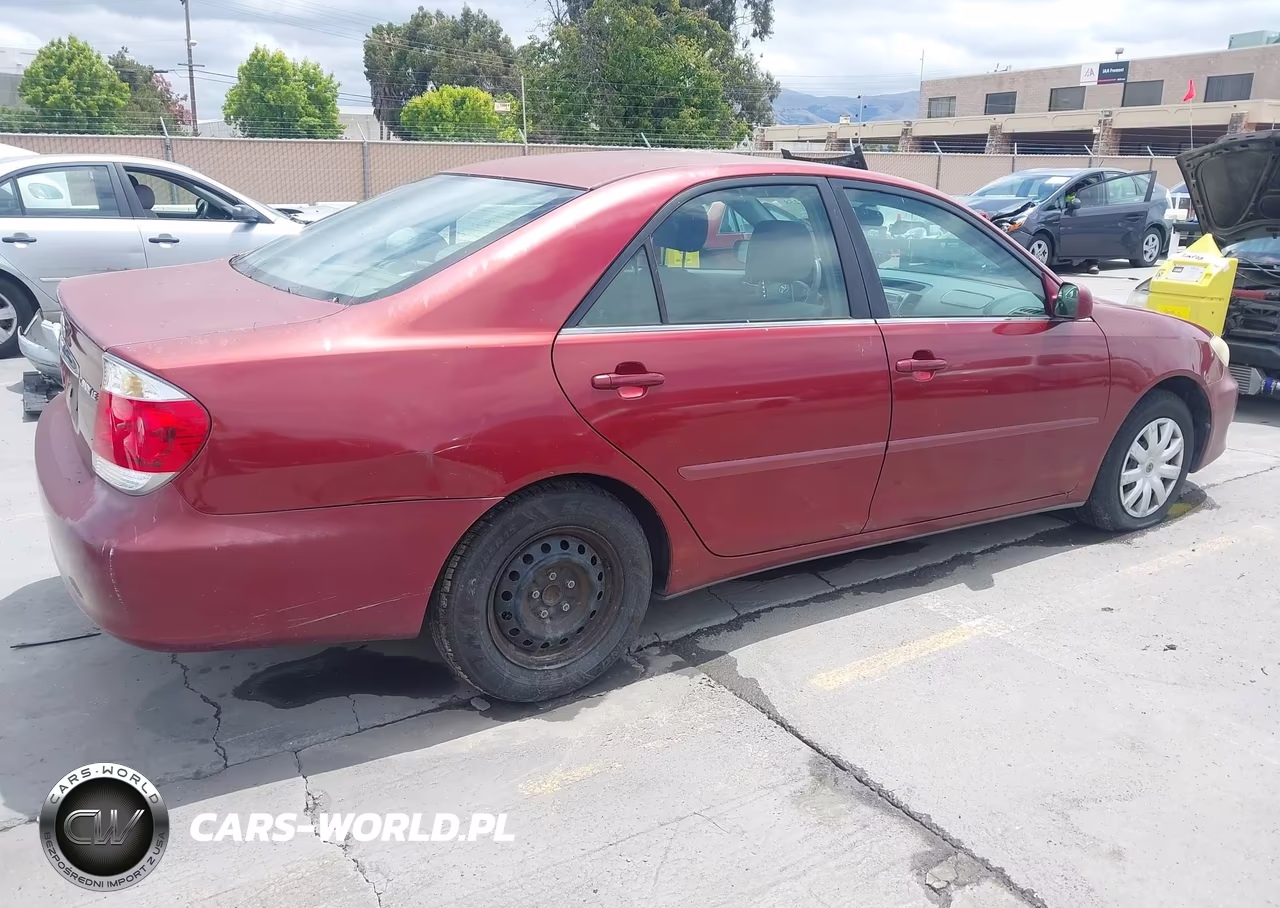 2005 Toyota Camry Le VIN:4T1BE32K75U394246 - 4