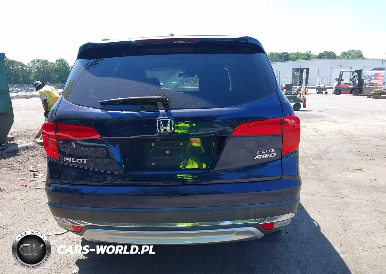 2017 Honda Pilot Elite VIN:5FNYF6H09HB104735 - 16