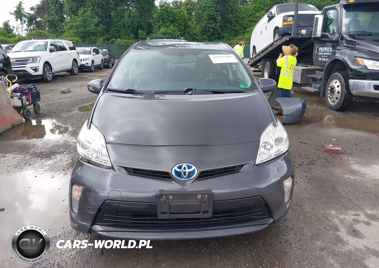 2015 Toyota Prius Two VIN:JTDKN3DUXF1986293 - 13