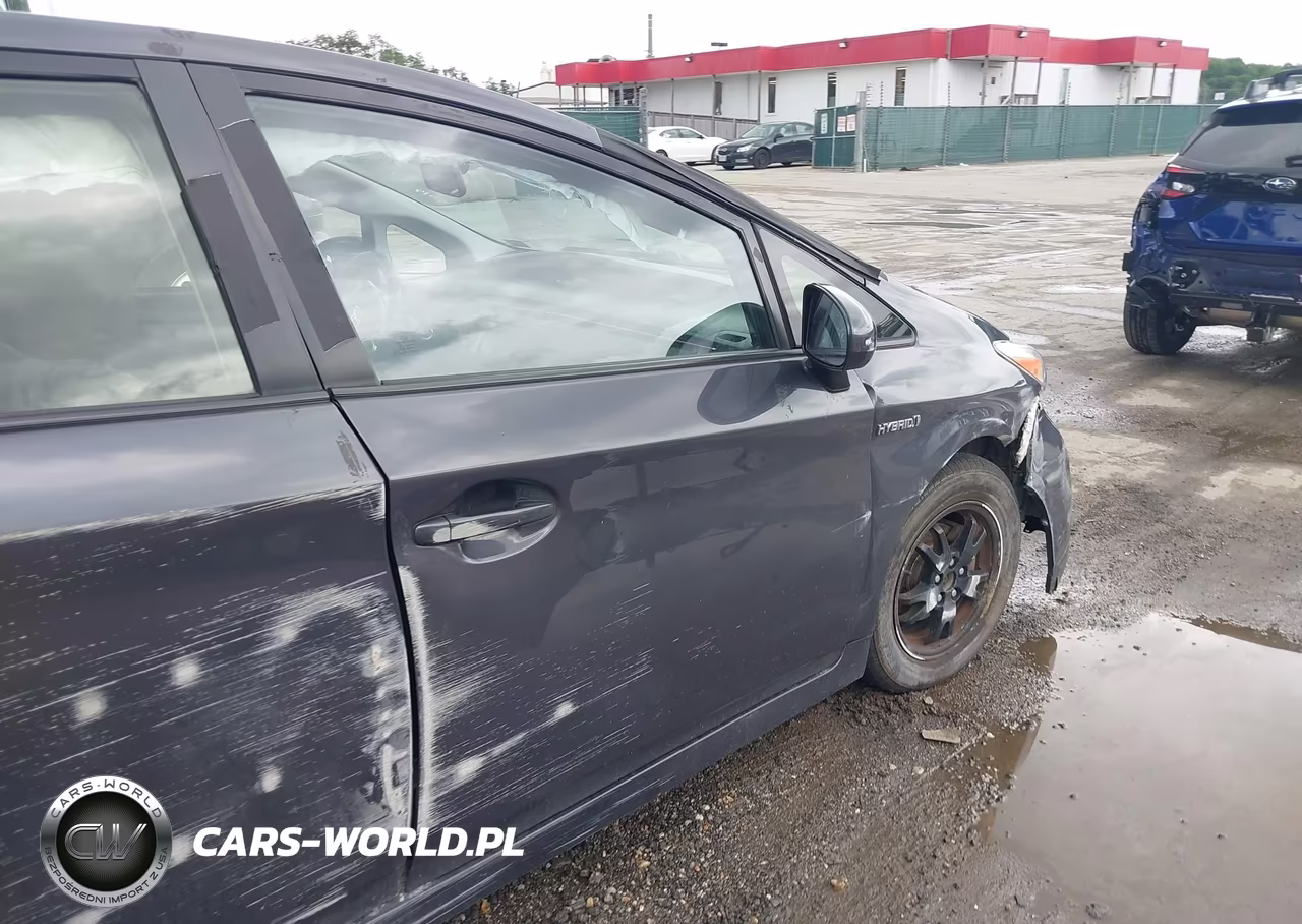 2015 Toyota Prius Two VIN:JTDKN3DUXF1986293 - 19