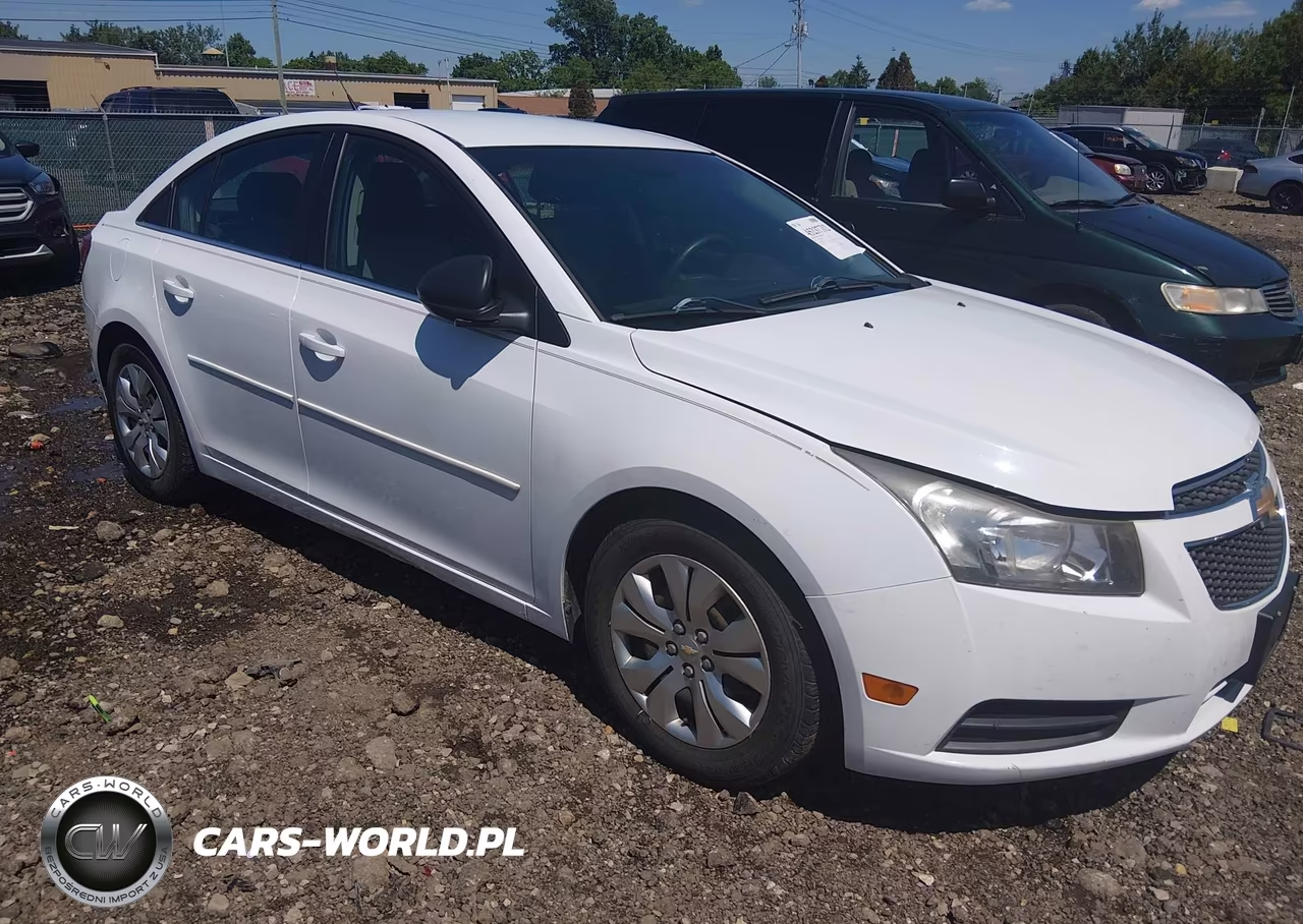 2012 Chevrolet Cruze Ls – zdjęcie 1 z 12