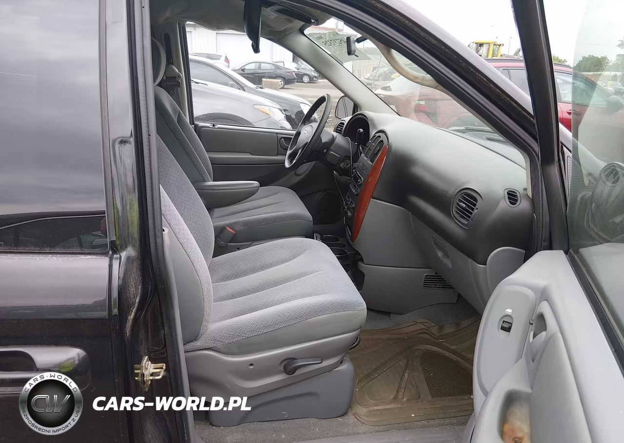 2005 Chrysler Town & Country Lx VIN:2C4GP44R85R468355 - 5