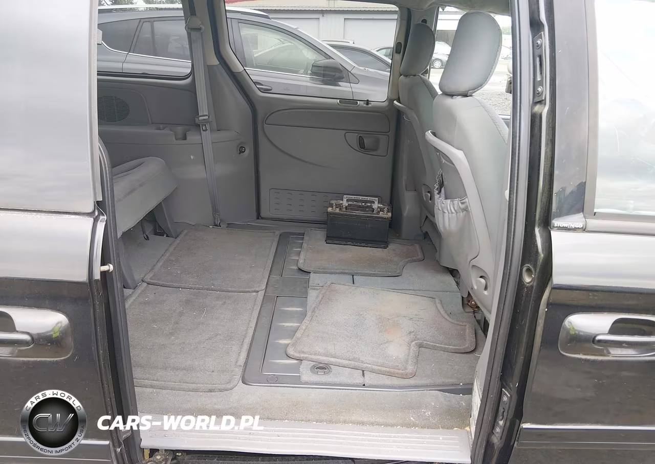 2005 Chrysler Town & Country Lx VIN:2C4GP44R85R468355 - 8
