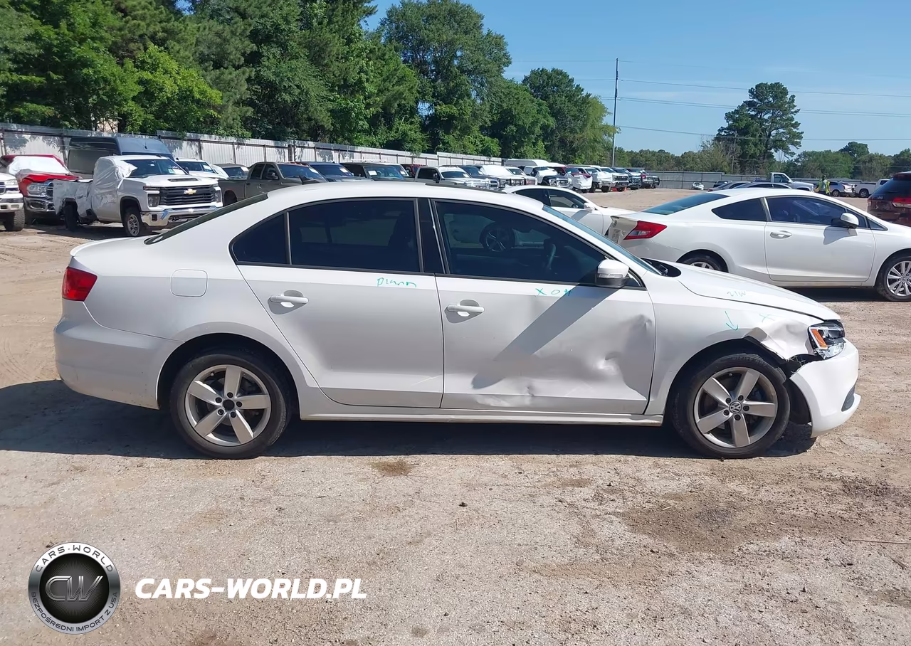 2011 Volkswagen Jetta 2.0L Tdi VIN:3VWLL7AJ4BM111779 - 13