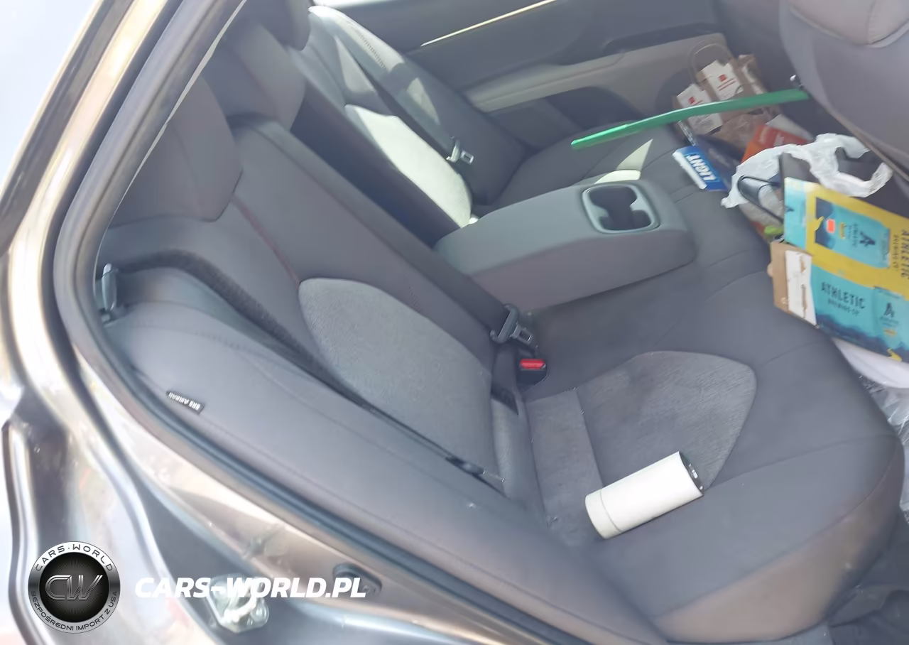 2020 Toyota Camry Le VIN:4T1C11AK9LU924476 - 8
