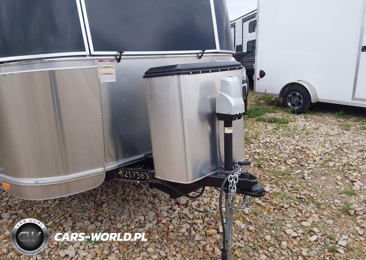 2017 Airstream Other VIN:1STC9AA12HJ537881 - 10