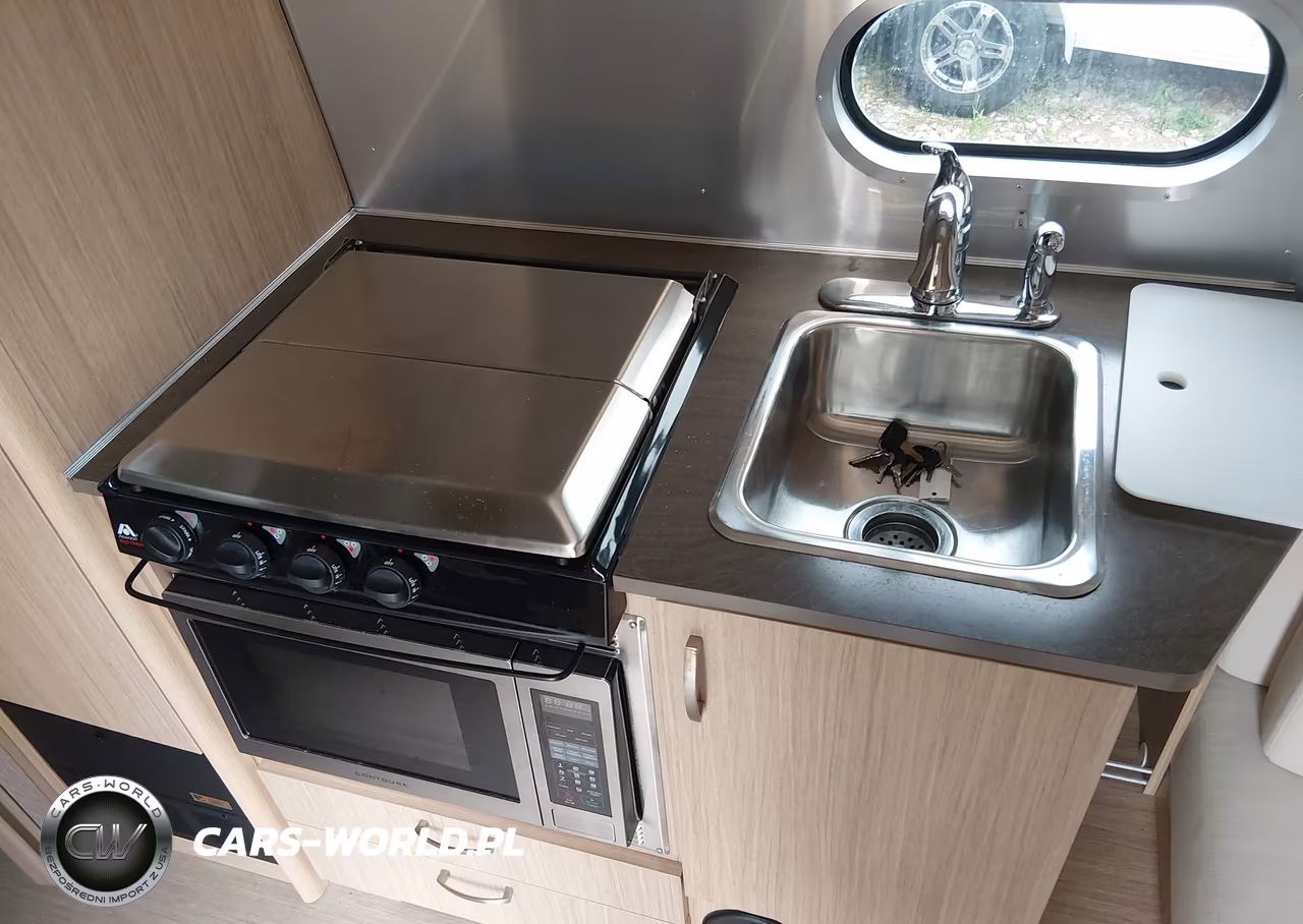 2017 Airstream Other VIN:1STC9AA12HJ537881 - 11