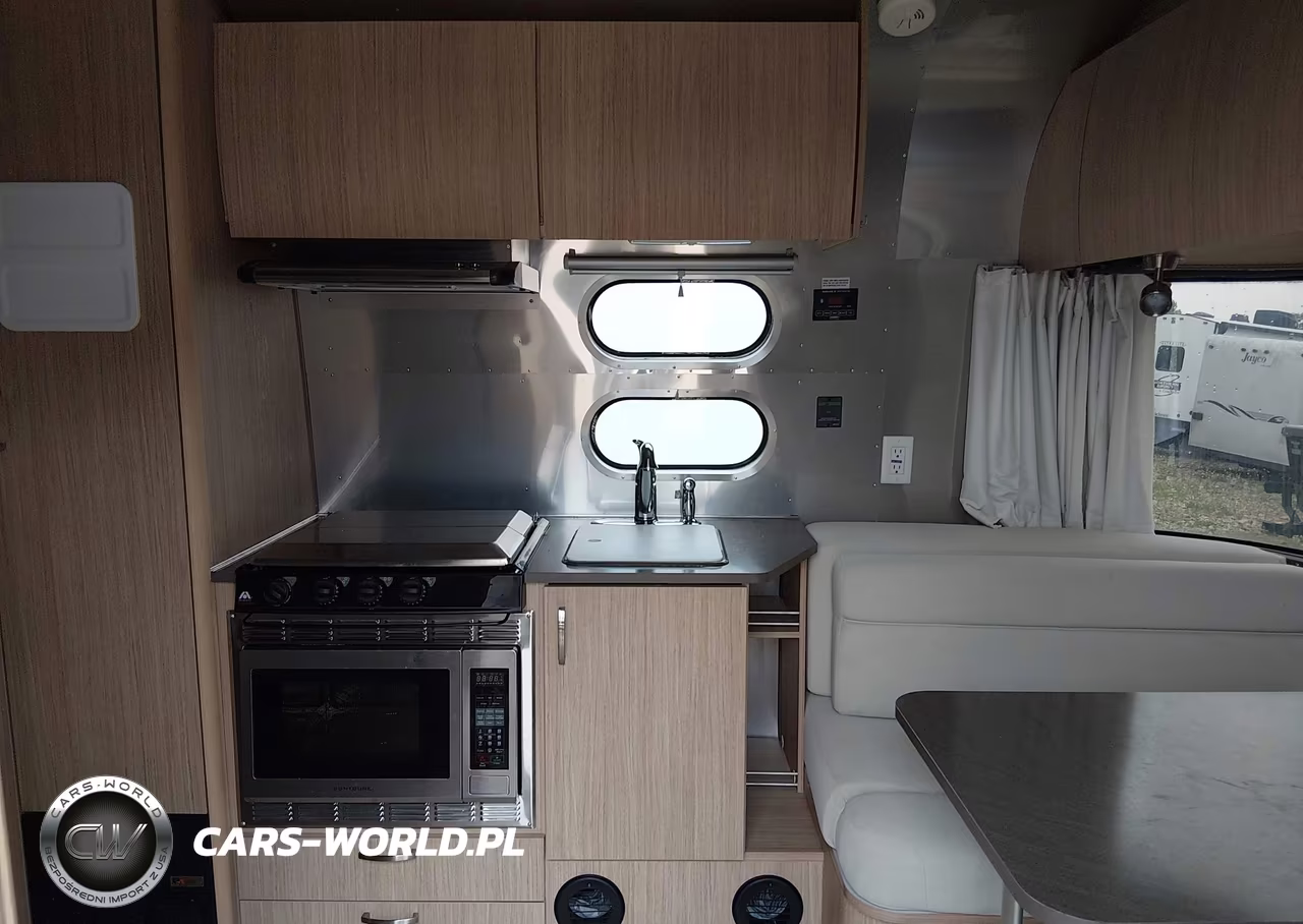 2017 Airstream Other VIN:1STC9AA12HJ537881 - 8