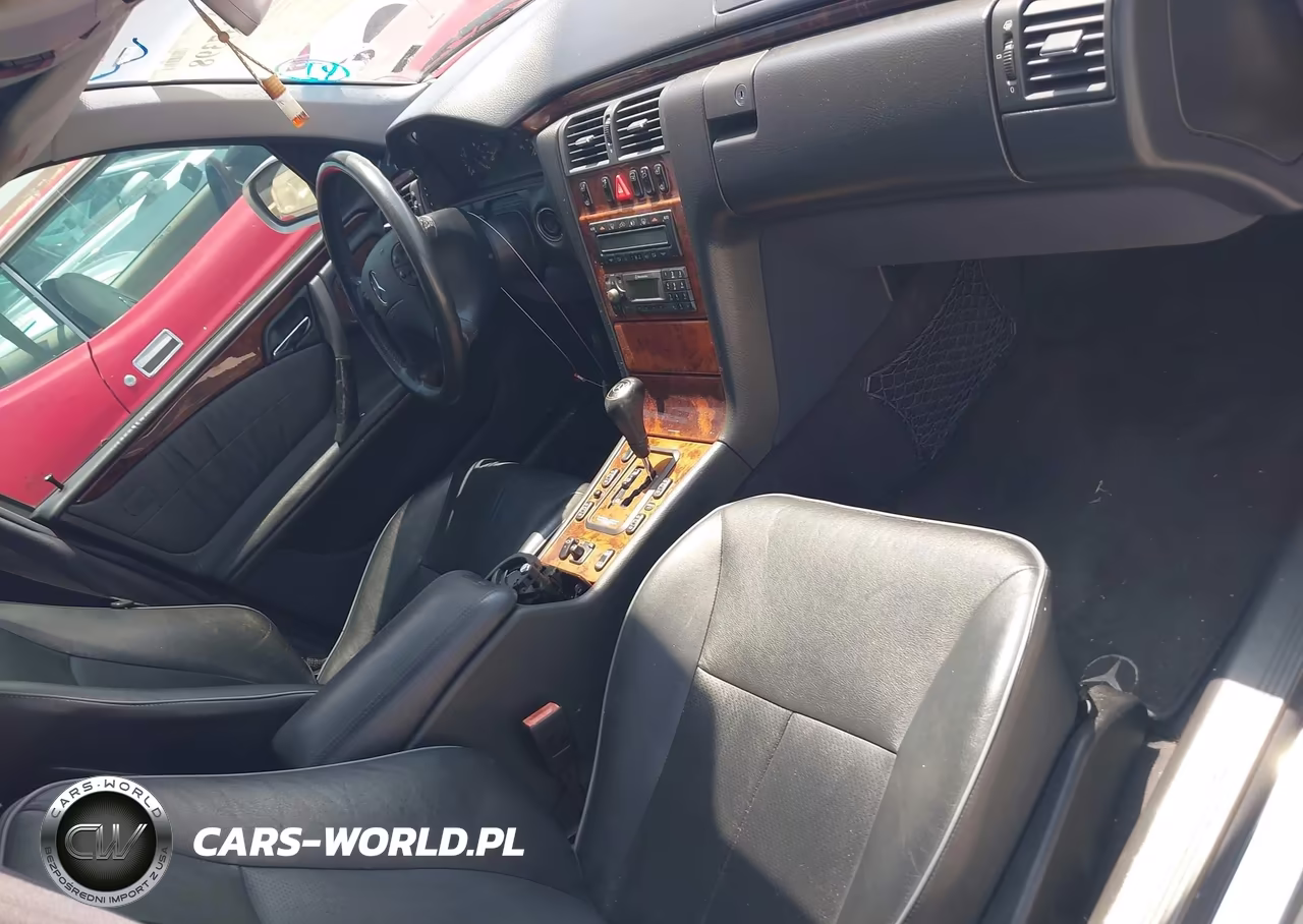 2000 Mercedes-Benz E 320 VIN:WDBJF65JXYB096578 - 5