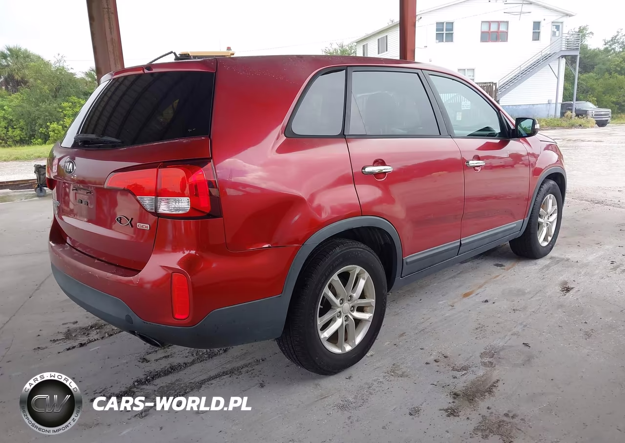 2015 Kia Sorento Lx VIN:5XYKT3A69FG643793 - 4