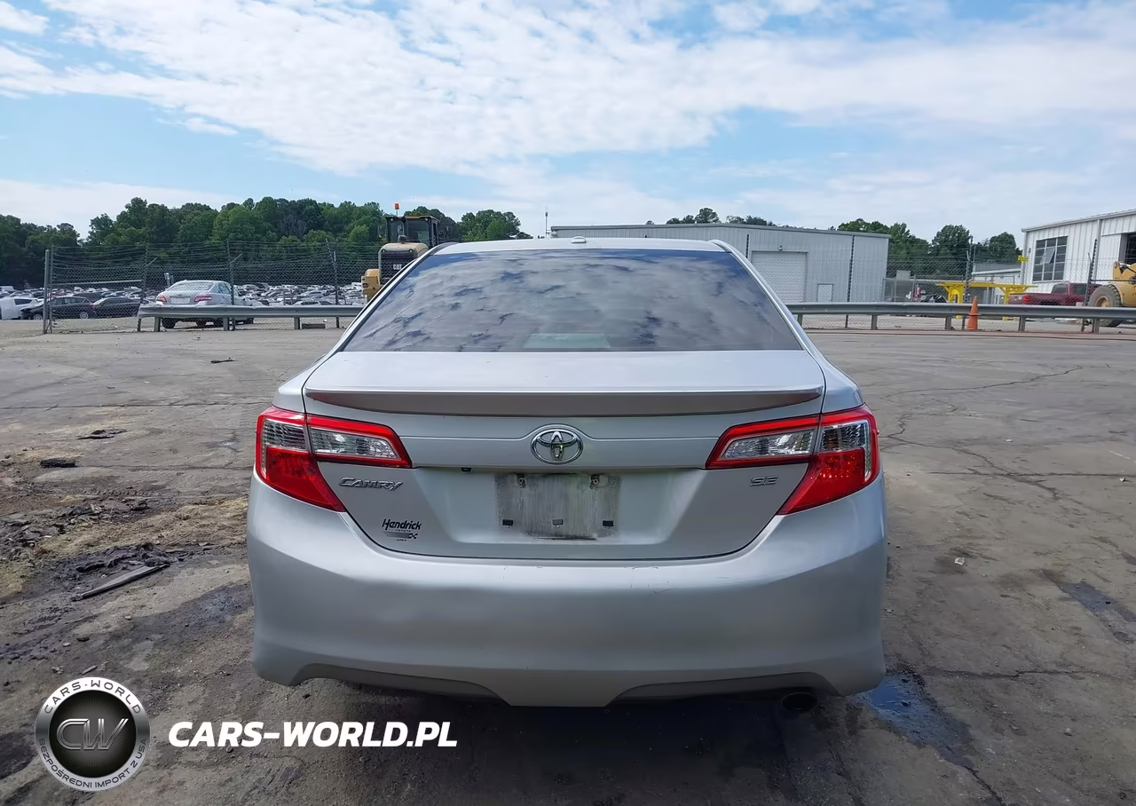 2014 Toyota Camry Se VIN:4T1BF1FK7EU775056 - 16