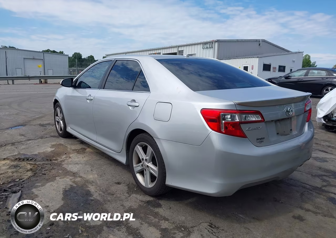 2014 Toyota Camry Se VIN:4T1BF1FK7EU775056 - 3