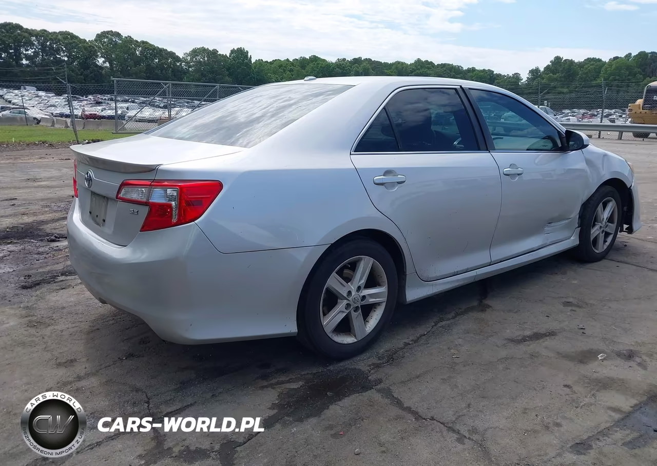 2014 Toyota Camry Se VIN:4T1BF1FK7EU775056 - 4
