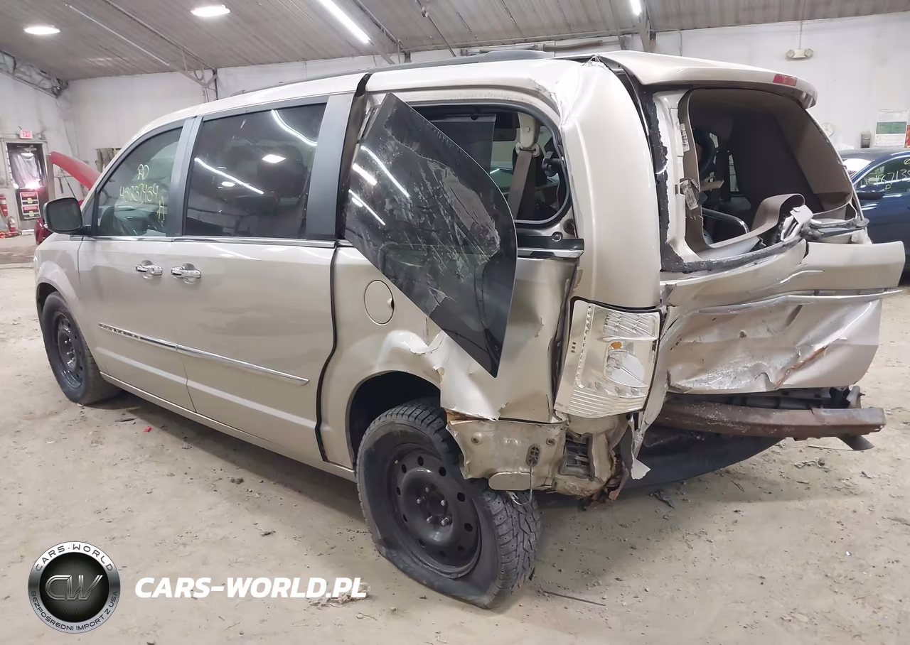 2013 Chrysler Town & Country Touring-L VIN:2C4RC1CG6DR810340 - 3