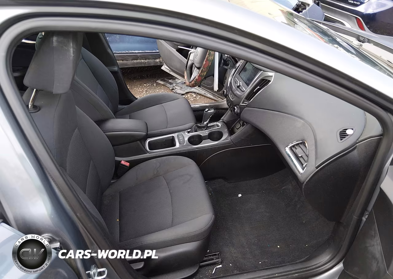 2019 Chevrolet Cruze Lt VIN:1G1BE5SMXK7131415 - 5
