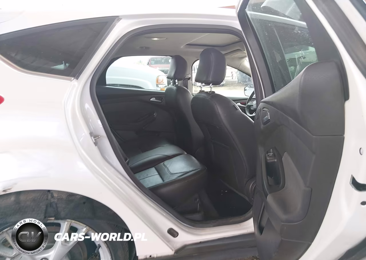 2016 Ford Focus Titanium VIN:1FADP3N28GL259990 - 8